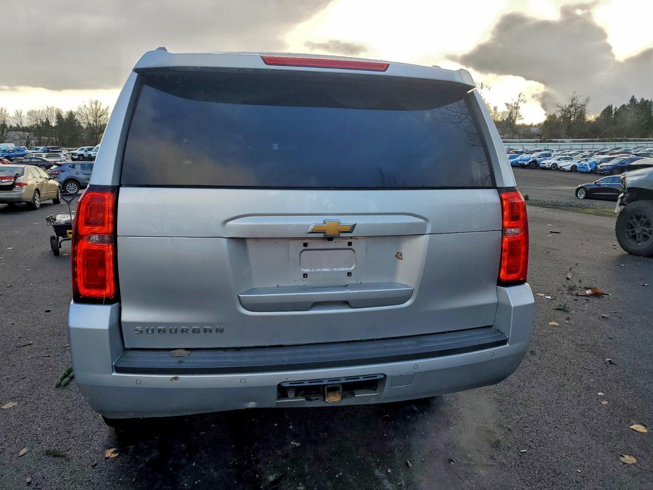 2017 Chevrolet Suburban K1500 Lt - Image 6