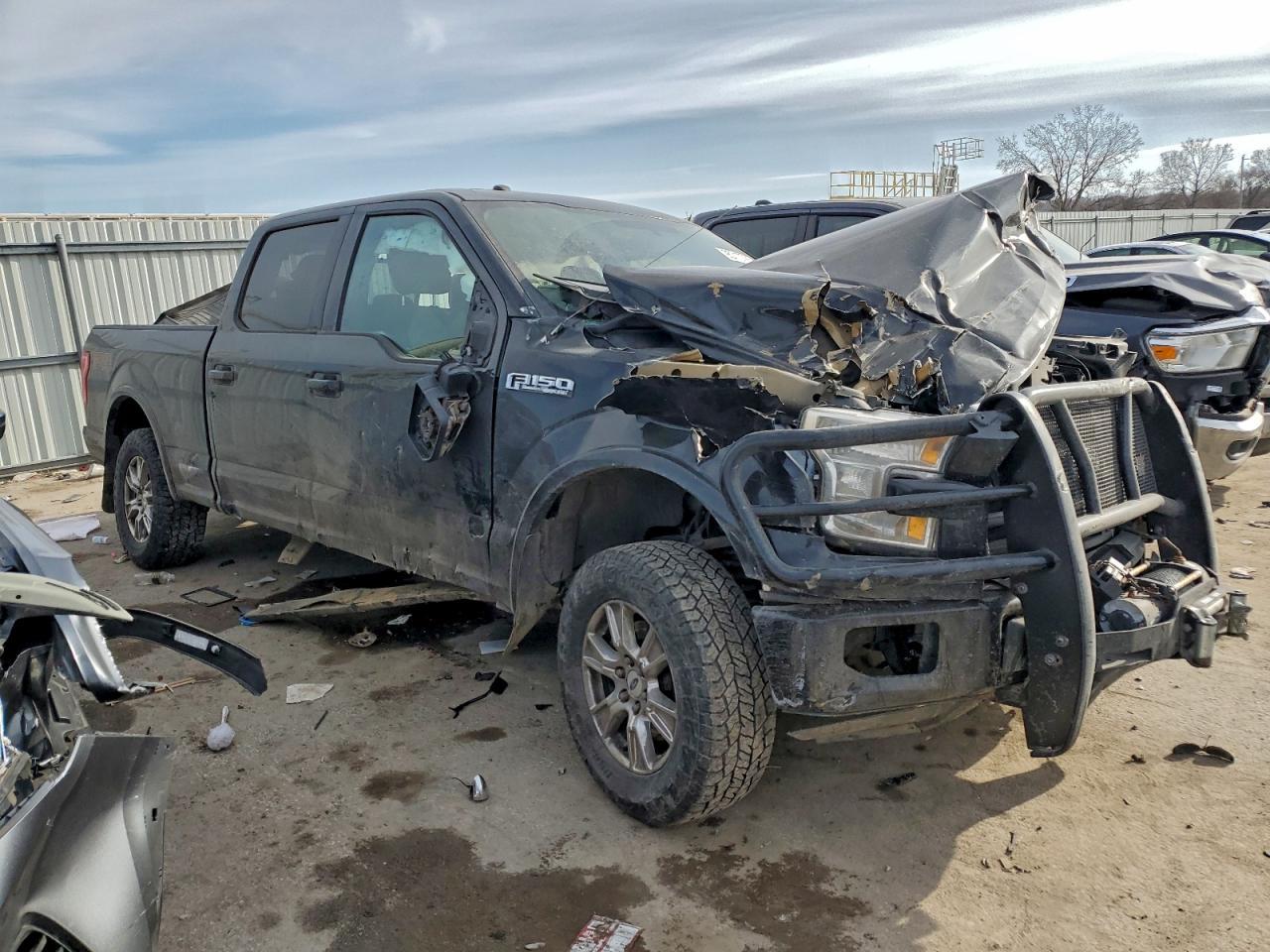2016 Ford F150 Supercrew - Image 4