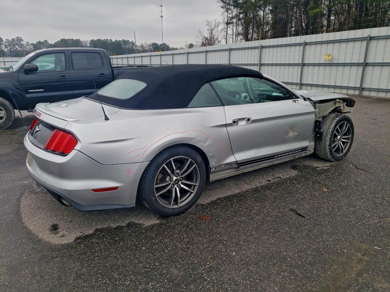 2016 Ford Mustang - Фото 3