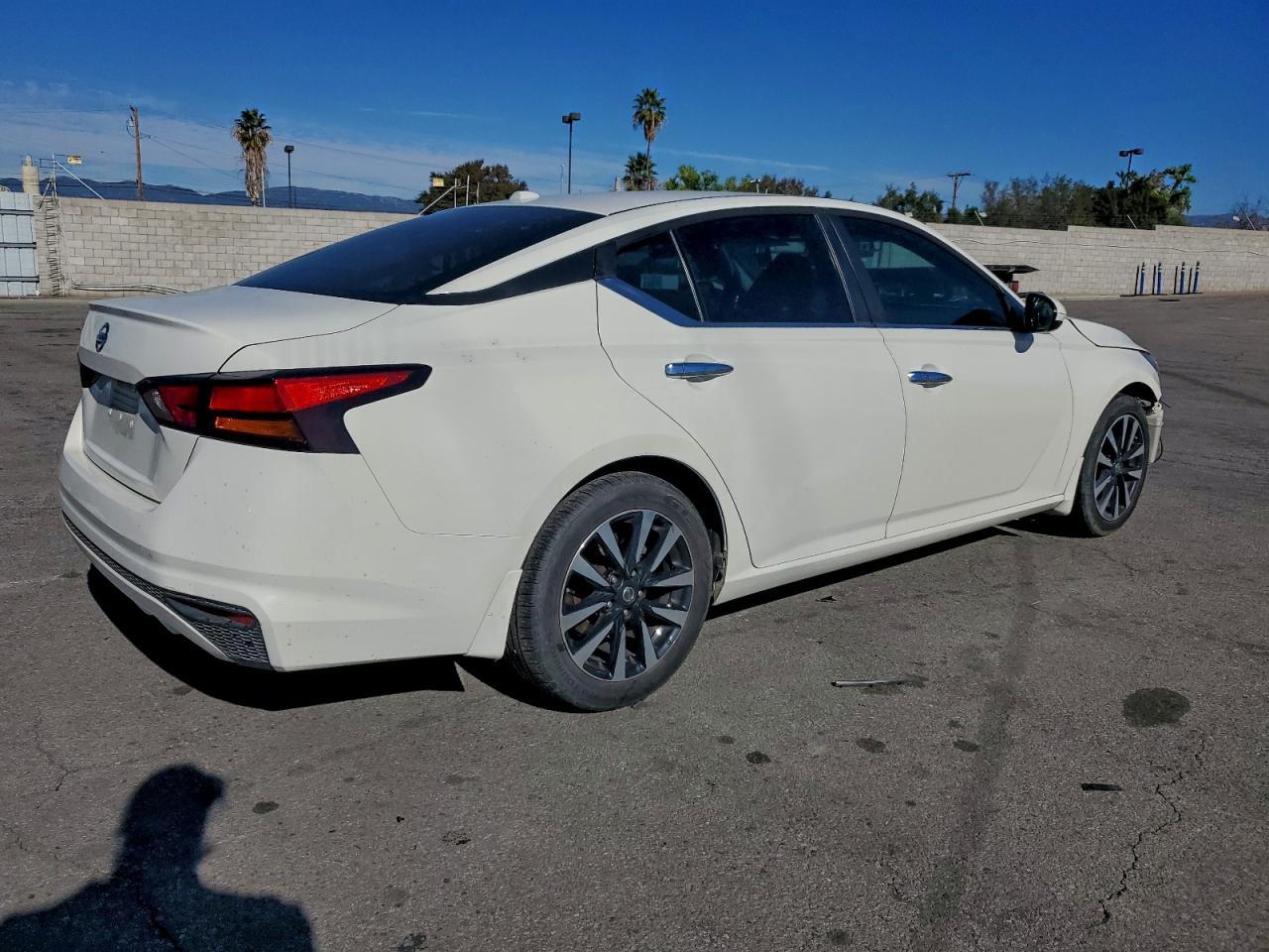 2019 Nissan Altima S - Фото 3