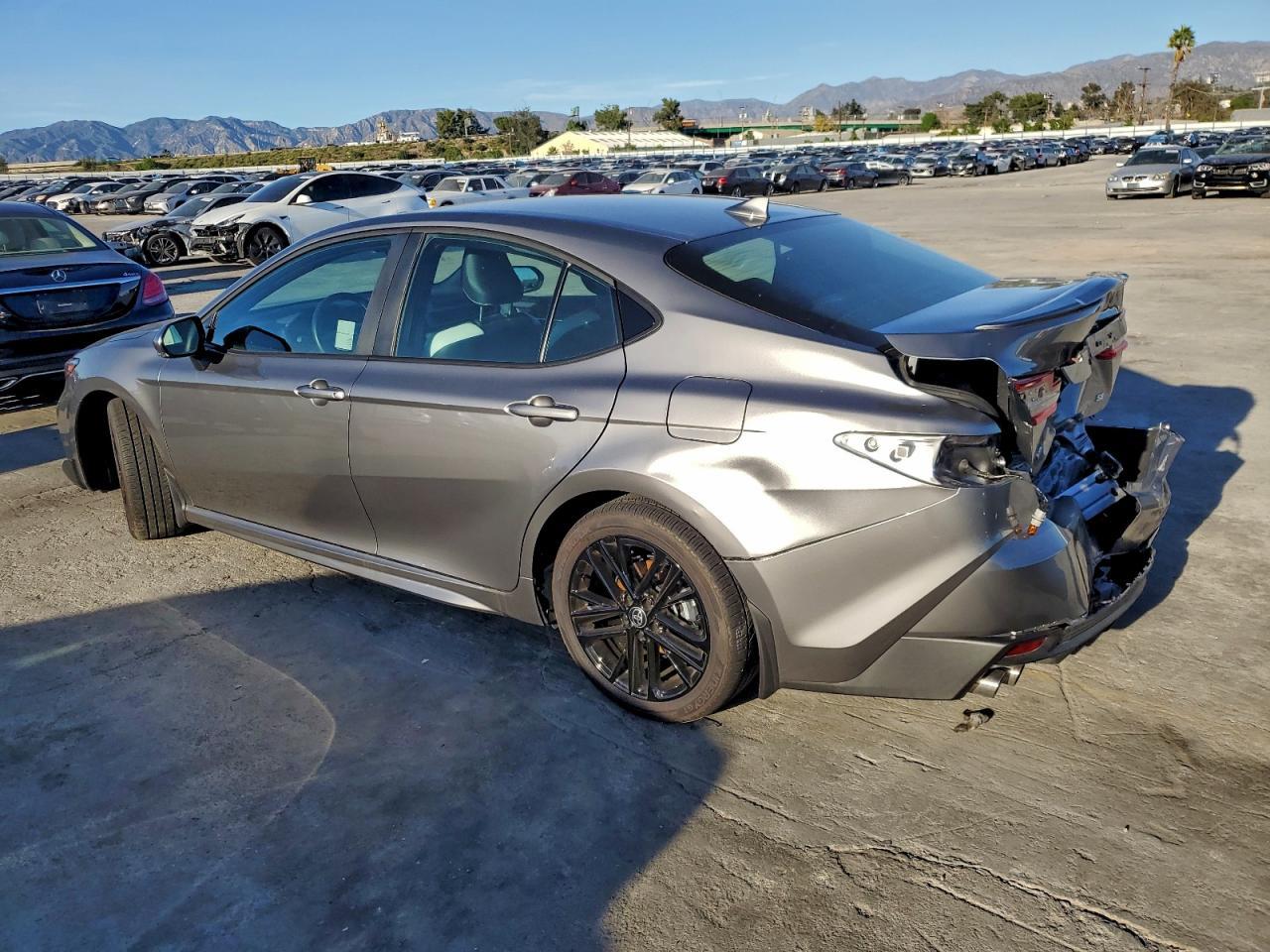 2025 Toyota Camry Xse - Фото 2