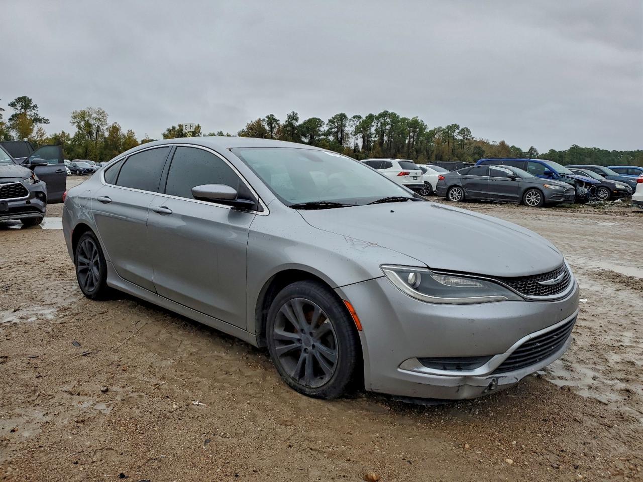 2015 Chrysler 200 Limited - Фото 4