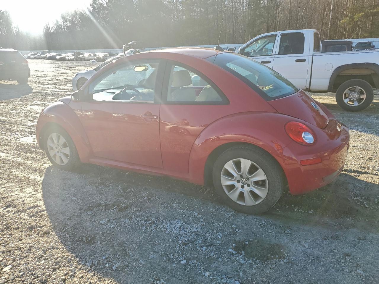 2008 Volkswagen New Beetle S - Фото 2