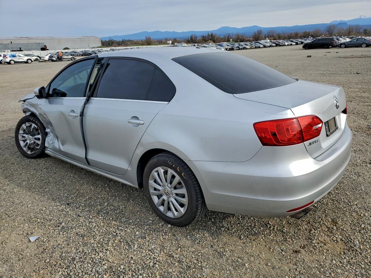 2013 Volkswagen Jetta Se - Image 2