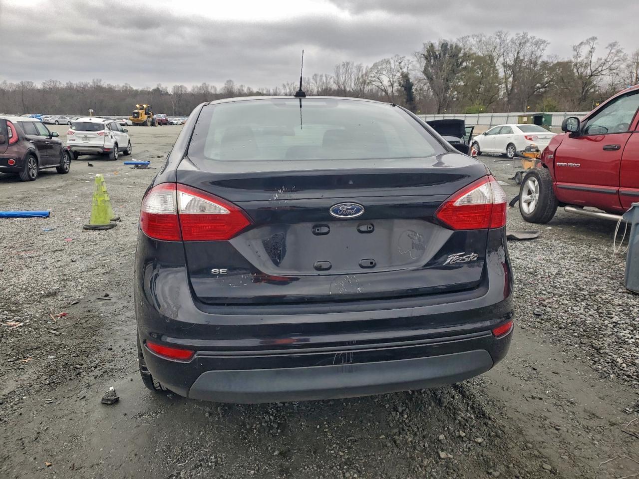 2017 Ford Fiesta Se - Image 6