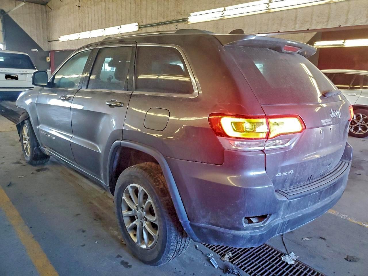 2014 Jeep Grand Cherokee Laredo - Image 2