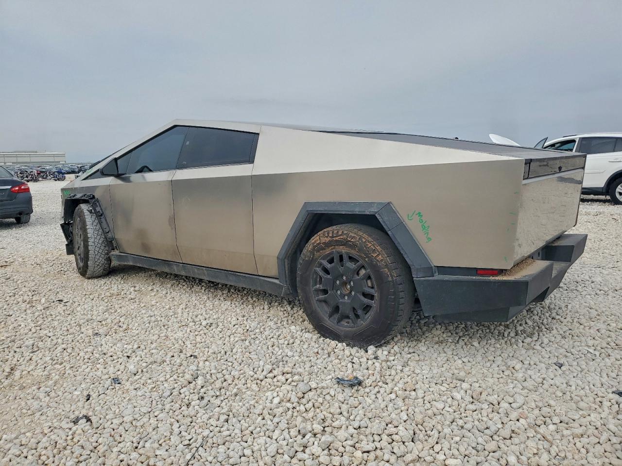 2024 Tesla Cybertruck - Image 2