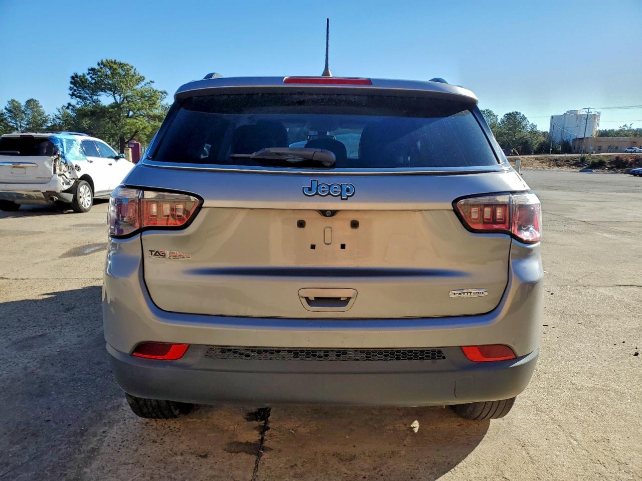 2018 Jeep Compass Latitude - Image 6