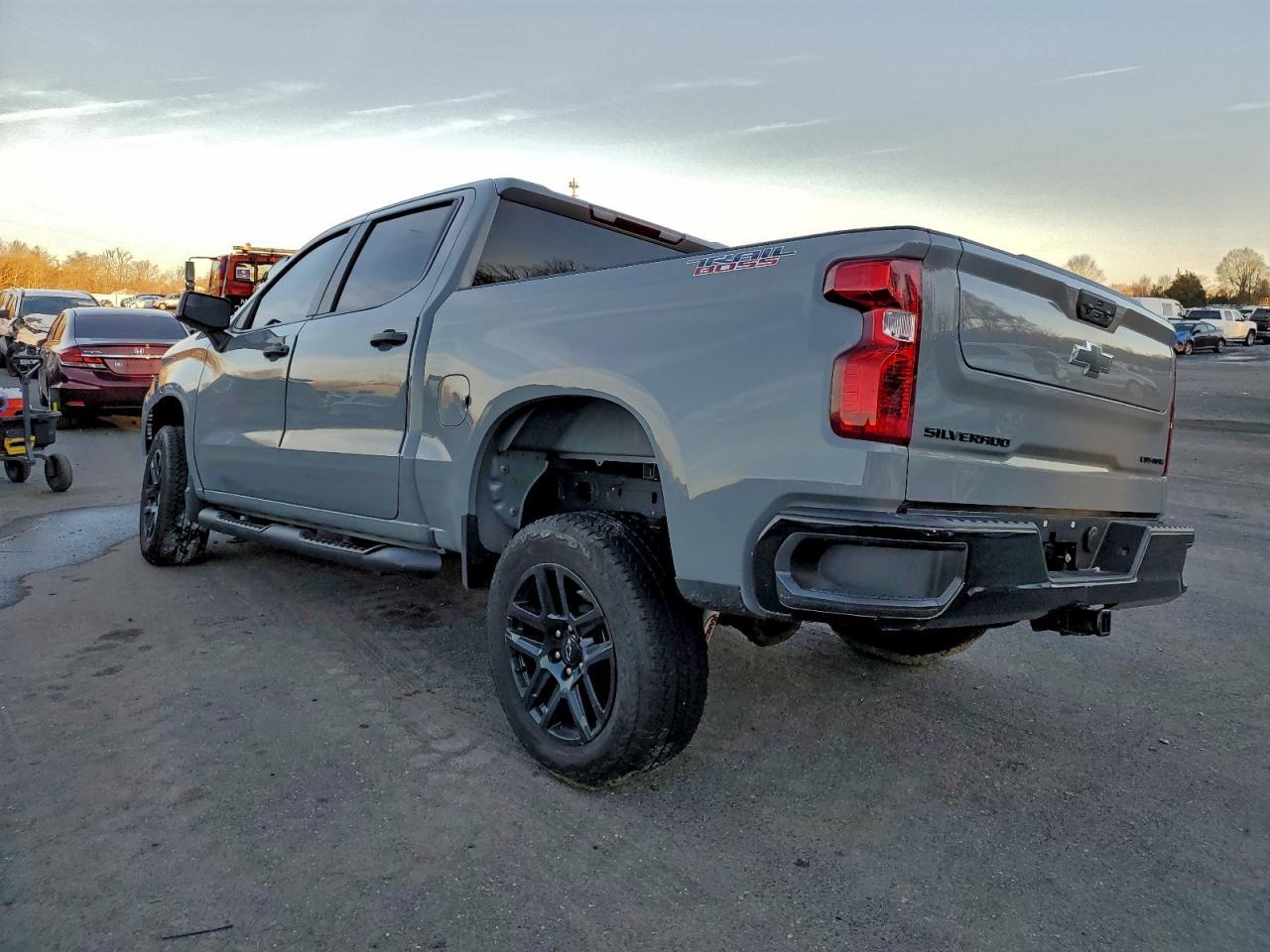 2024 Chevrolet Silverado K1500 Trail Boss Custom - Image 2