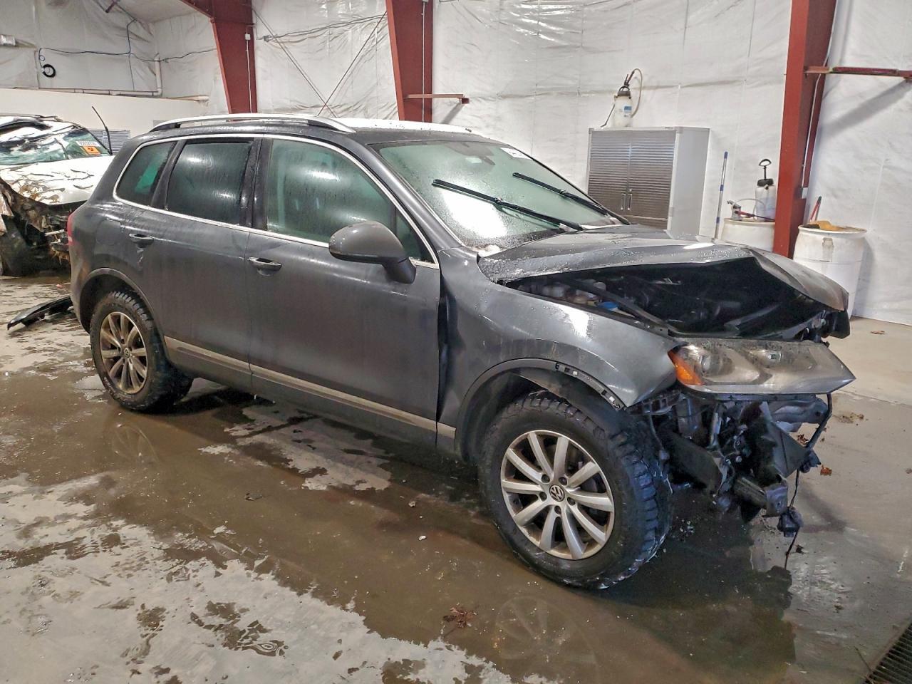 2011 Volkswagen Touareg V6 - Image 4