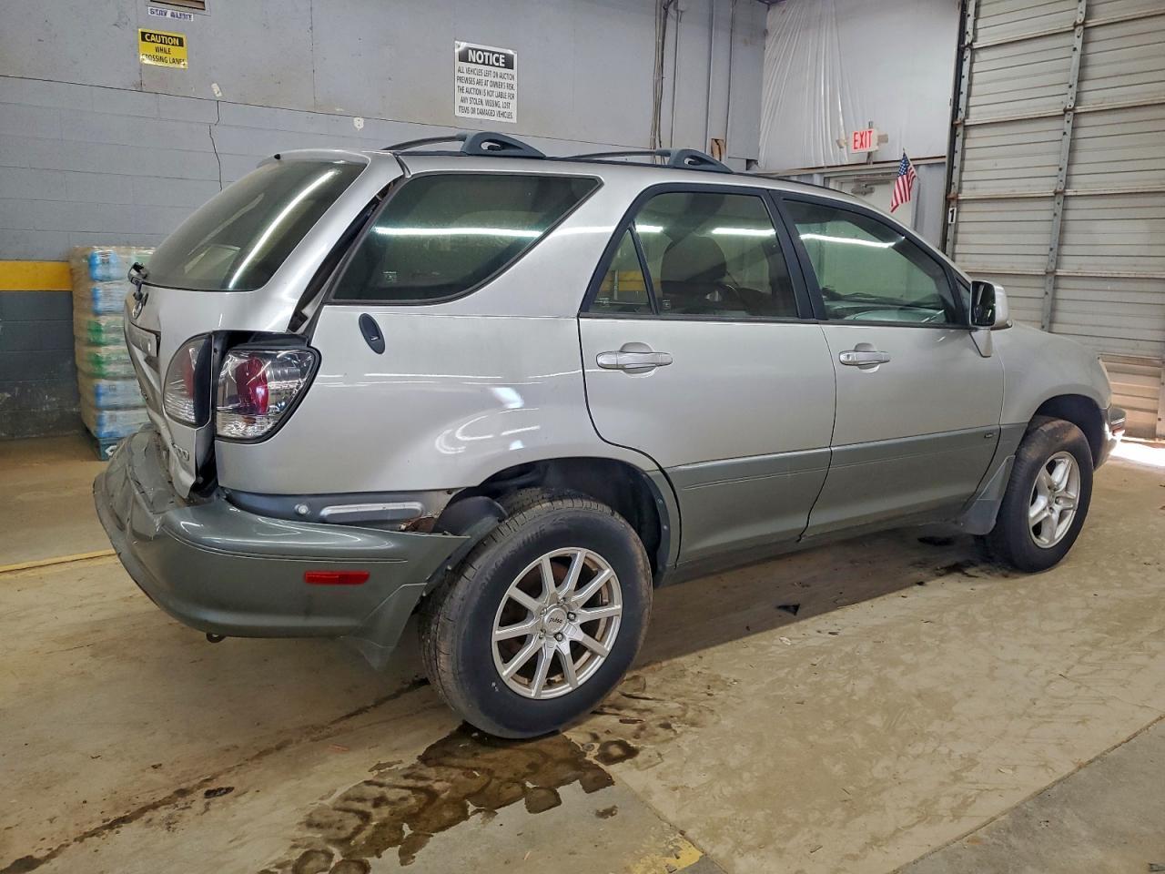 2002 Lexus Rx 300 - Image 3