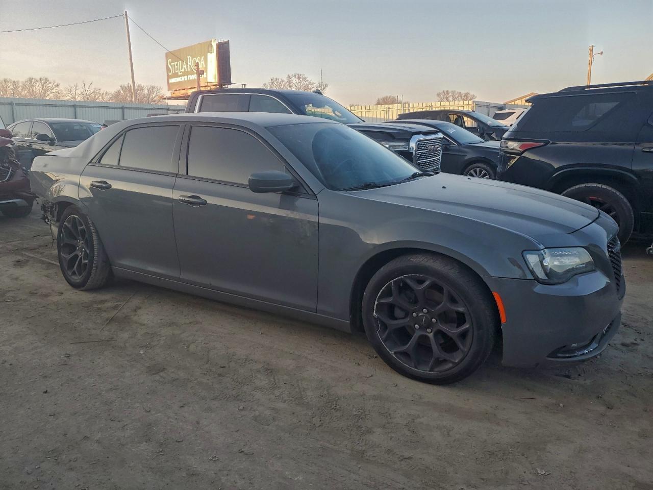 2019 Chrysler 300 S - Image 4