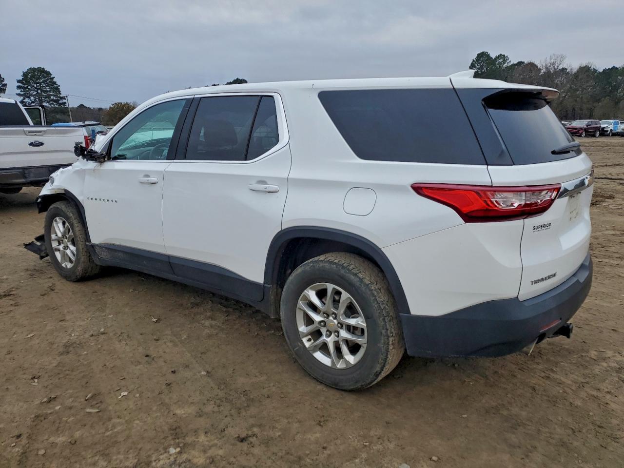 2019 Chevrolet Traverse Ls - Image 2