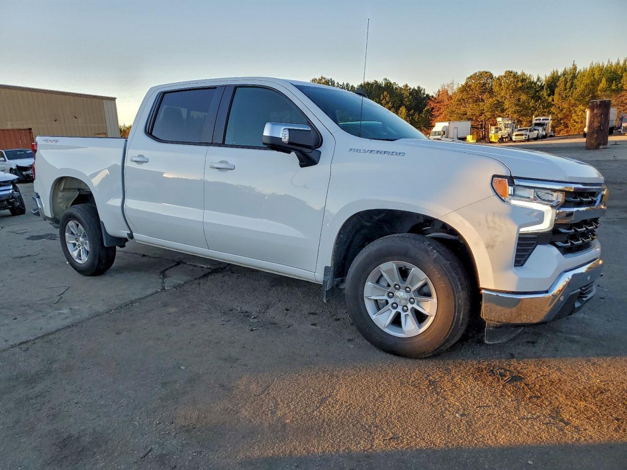 2024 Chevrolet Silverado K1500 Lt - Image 4