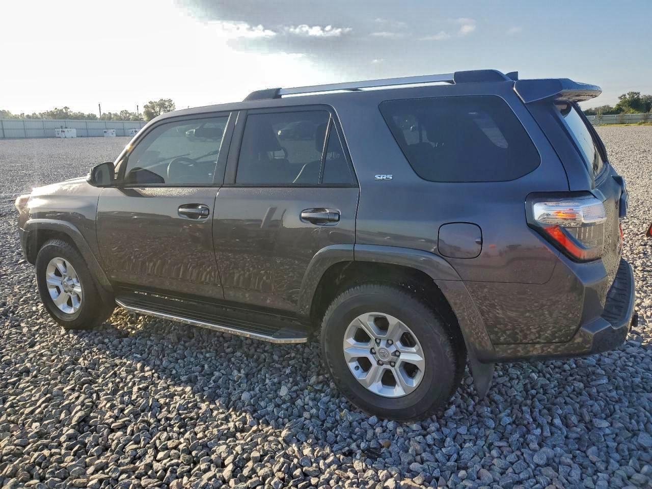 2019 Toyota 4Runner Sr5 - Фото 2
