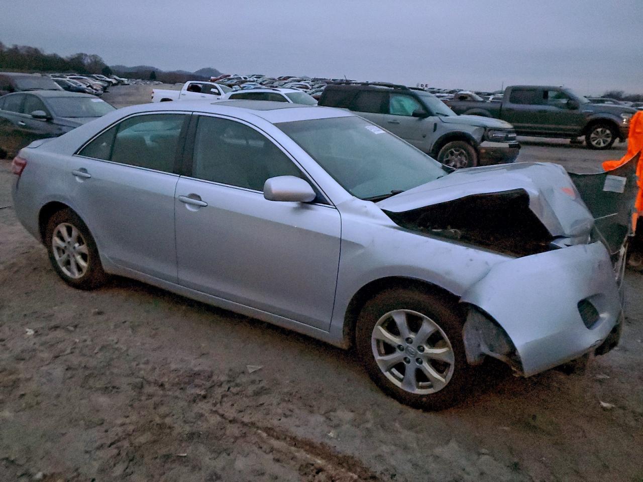 2011 Toyota Camry Base - Фото 4