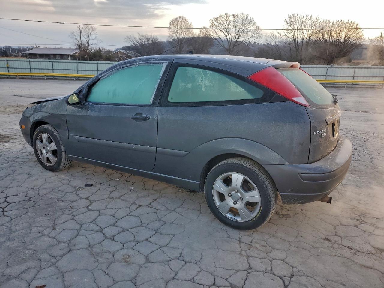 2005 Ford Focus Zx3 - Image 2