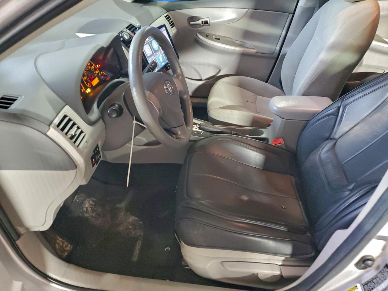 2010 Toyota Corolla Base - Фото 7