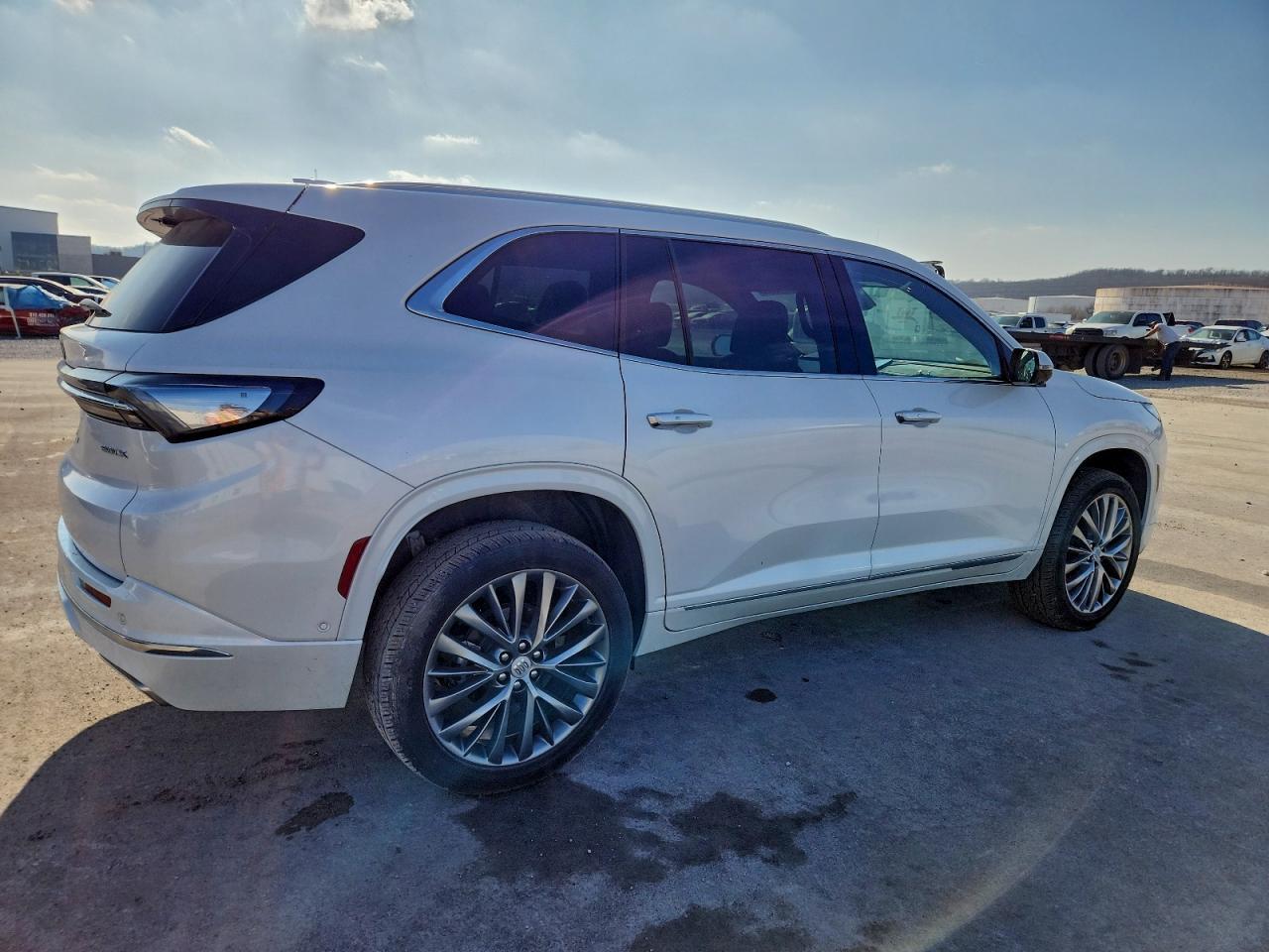 2025 Buick Enclave Avenir - Image 3