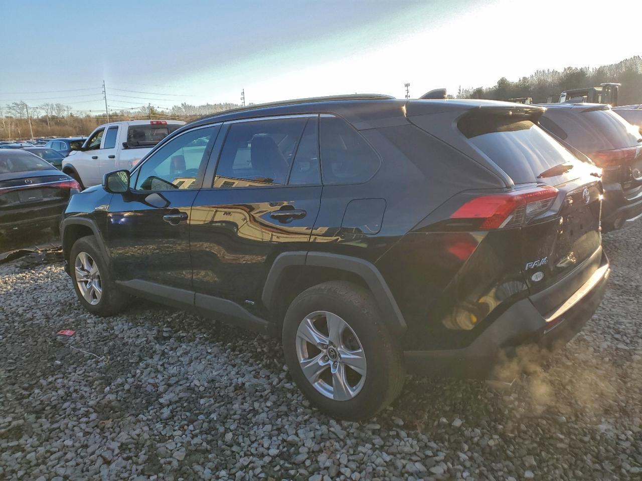 2021 Toyota Rav4 Le - Фото 2