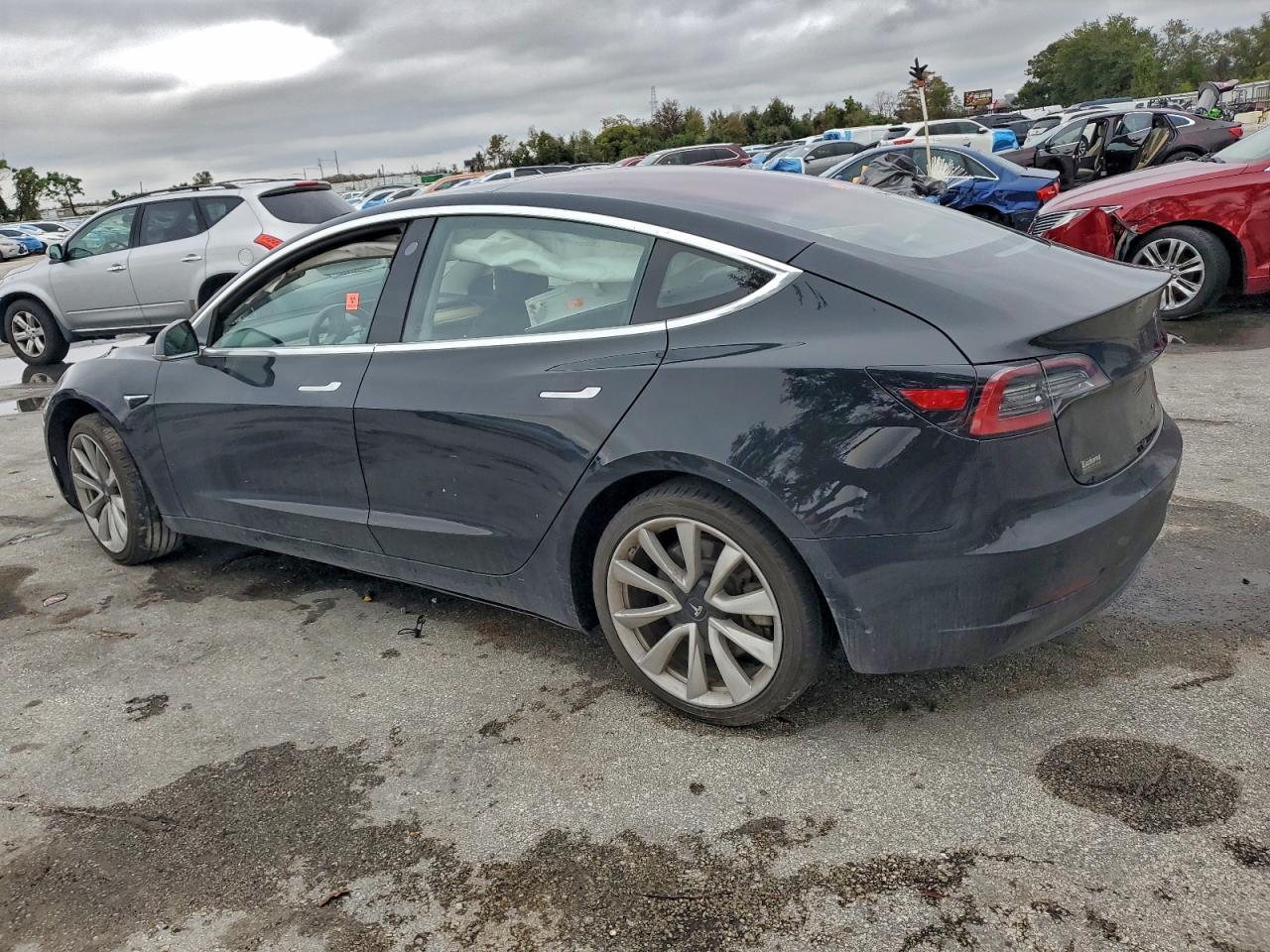 2018 Tesla Model 3 - Image 2