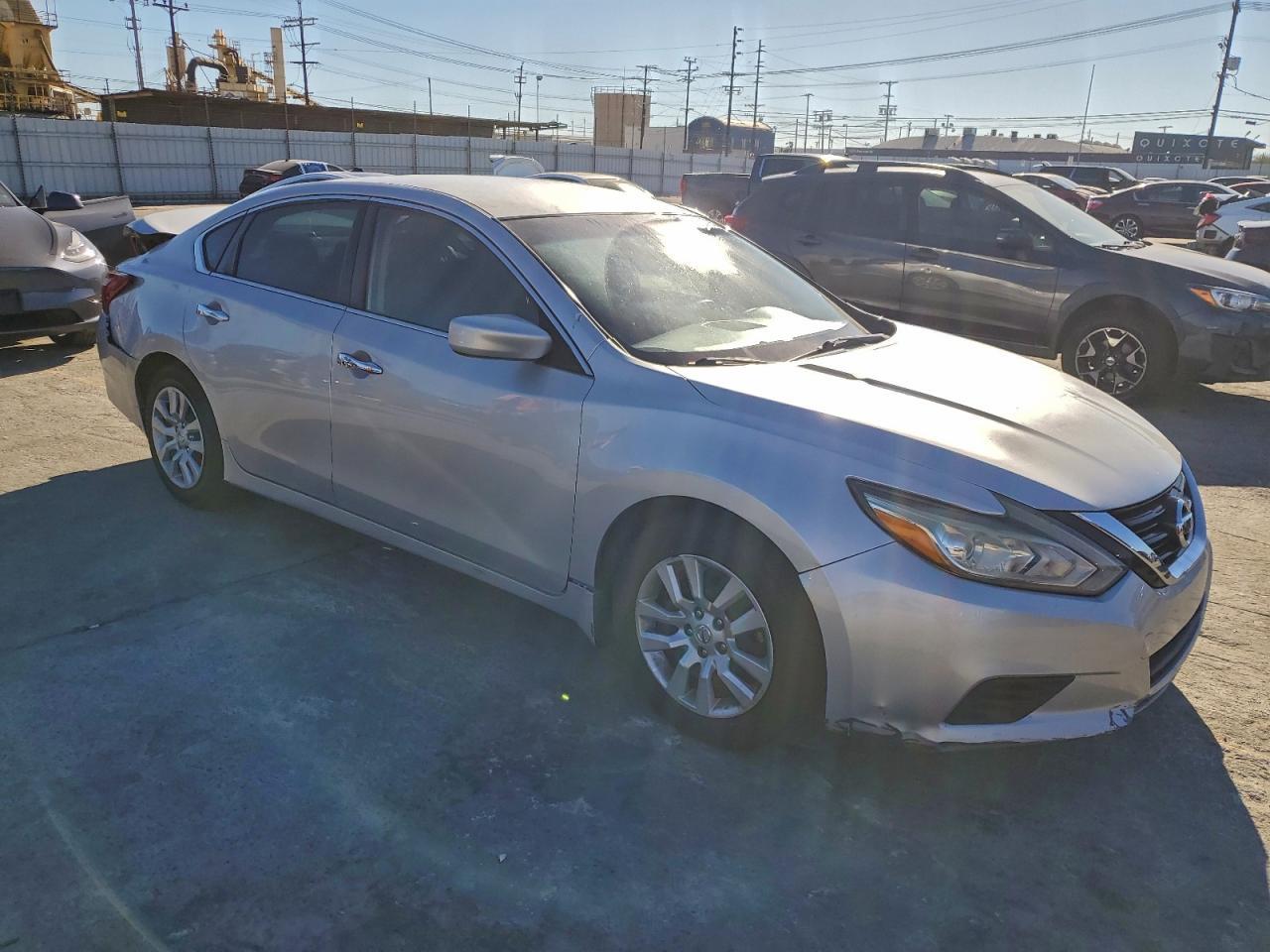 2018 Nissan Altima 2.5 - Image 4