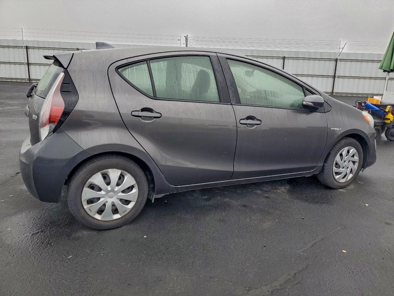 2015 Toyota Prius C - Фото 3