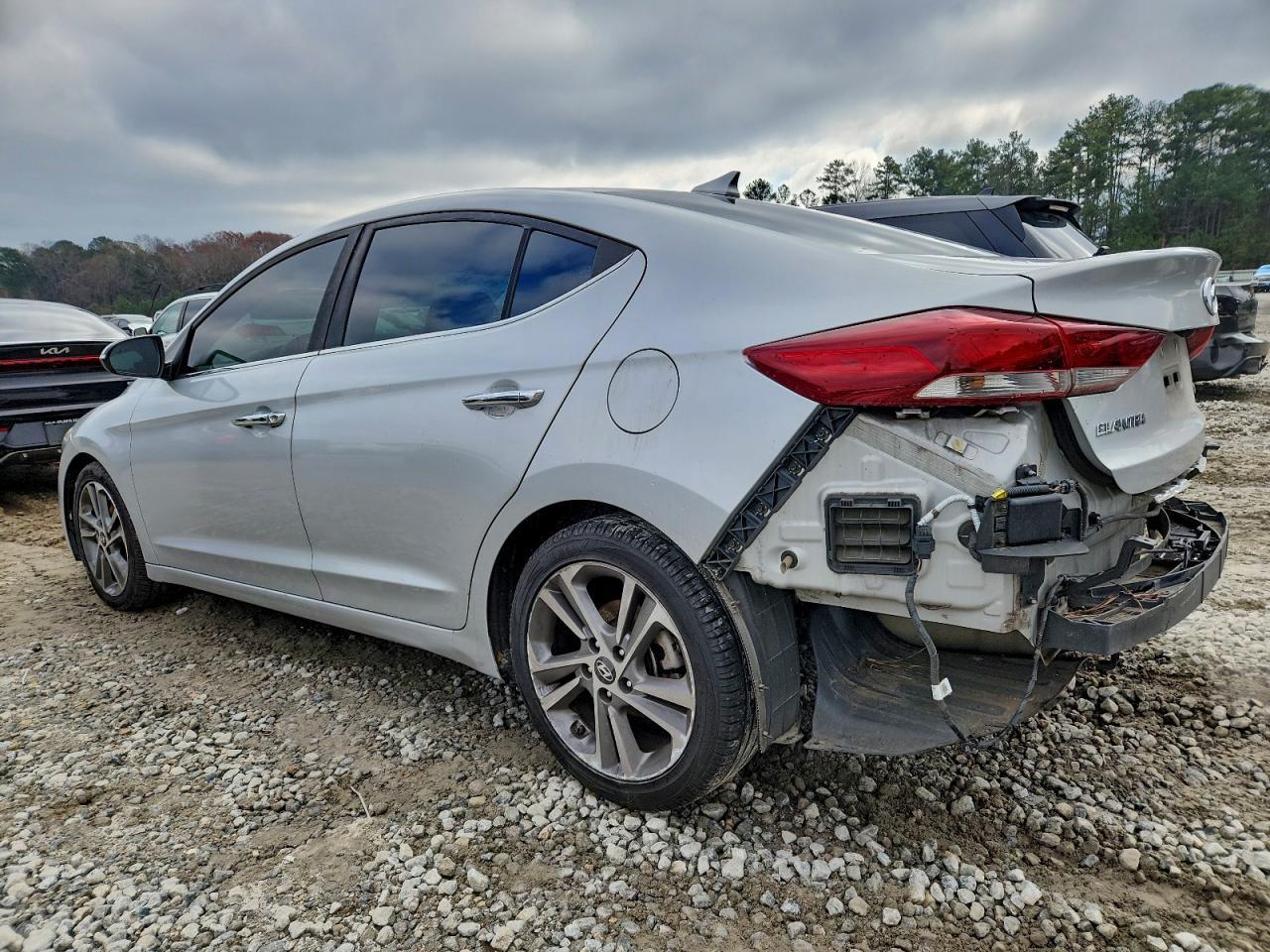 2017 Hyundai Elantra Se - Image 2