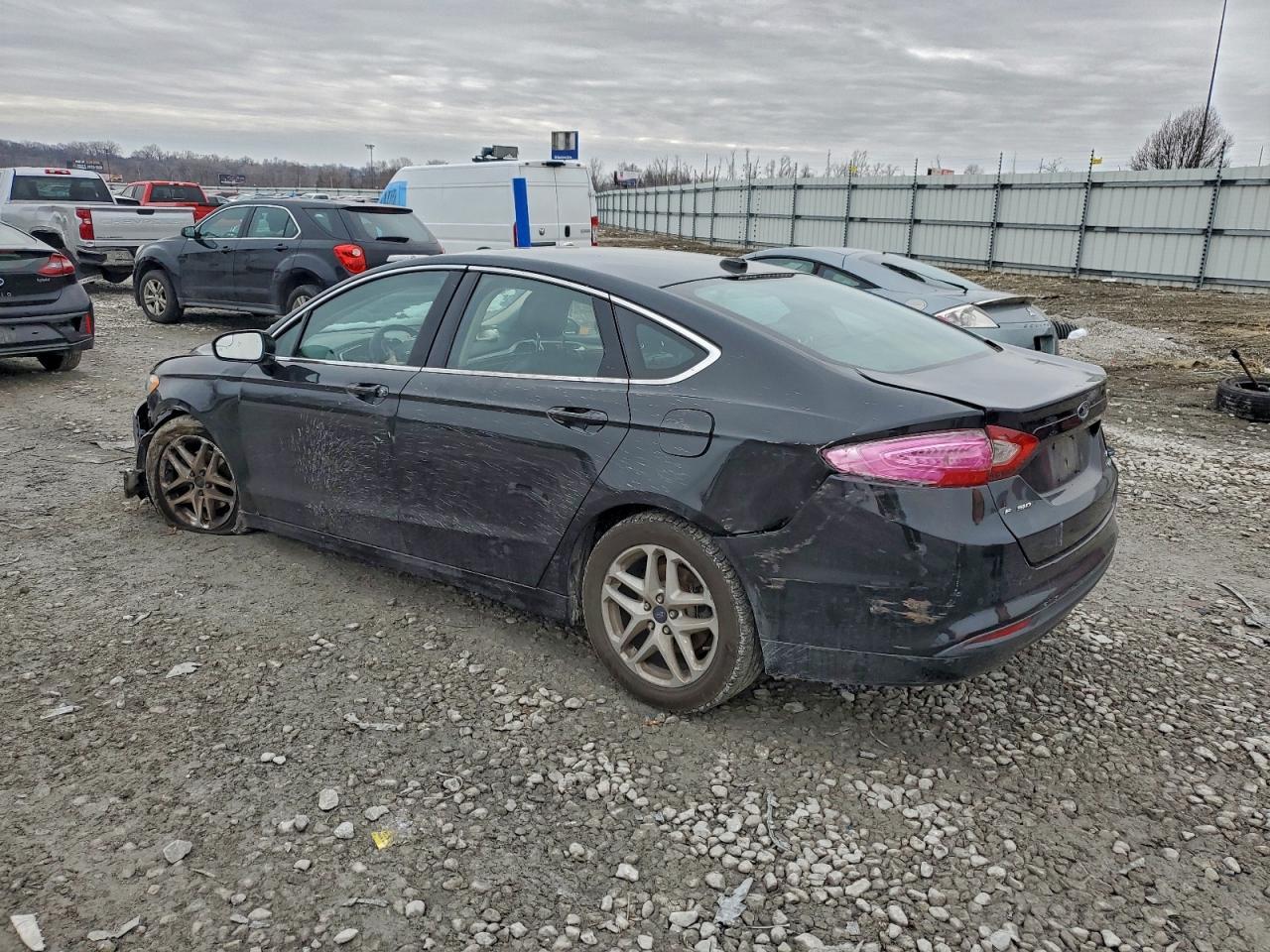 2013 Ford Fusion Se - Фото 2