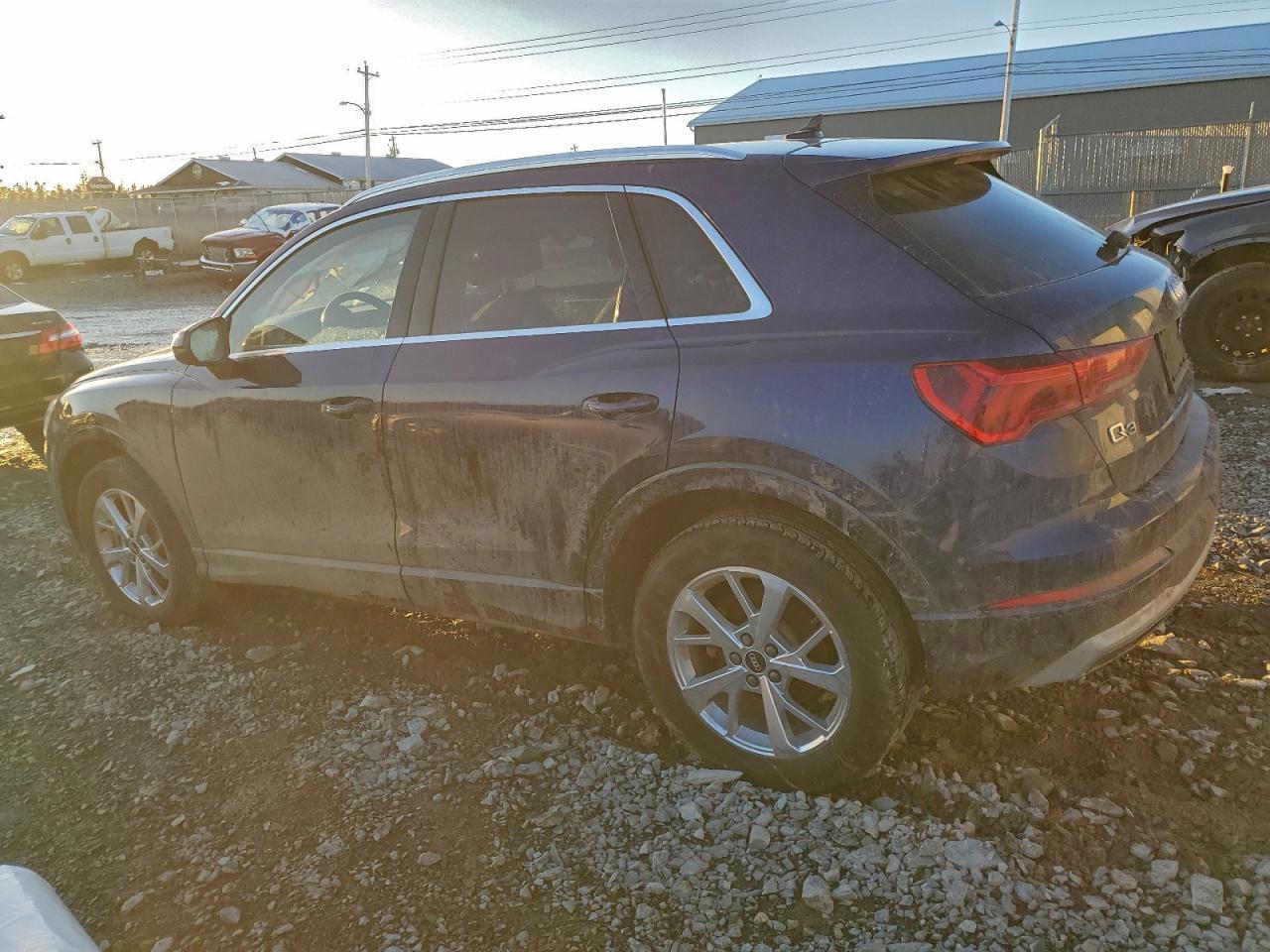2021 Audi Q3 Premium Plus 40 - Фото 2