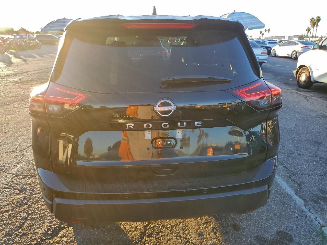2025 Niss Rogue S - Image 6