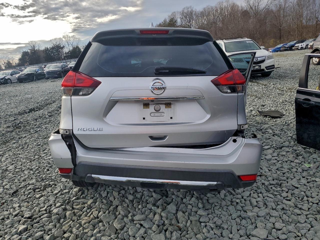 2018 Nissan Rogue S - Фото 6