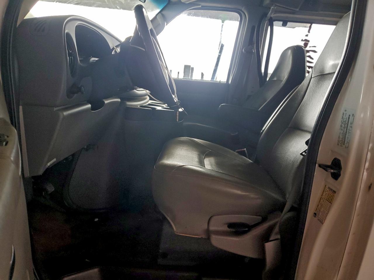 2008 Ford Econoline E150 Wagon - Фото 7