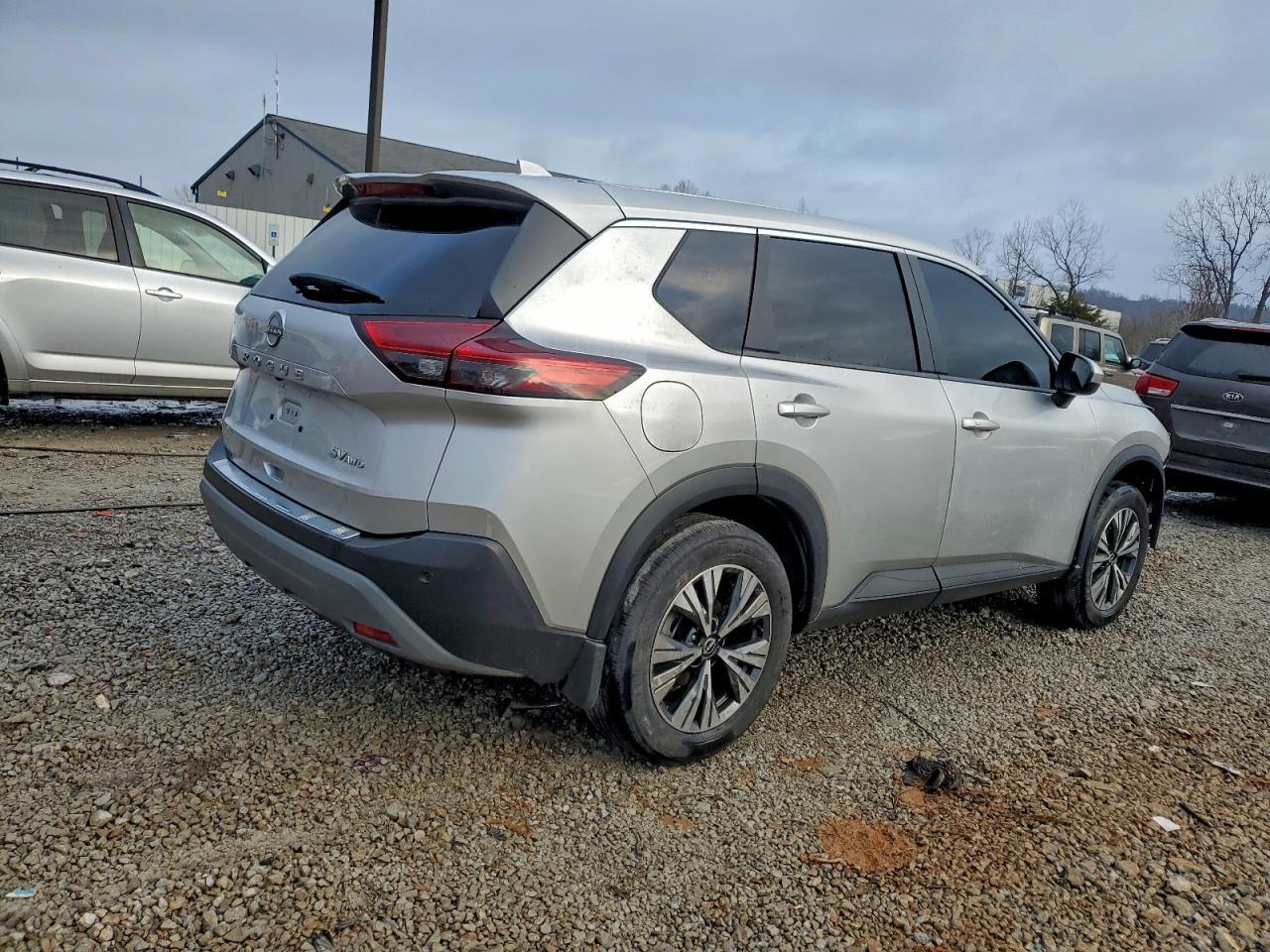 2023 Nissan Rogue Sv - Фото 3