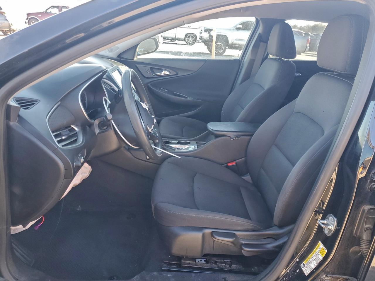 2017 Chevrolet Malibu Ls - Фото 7