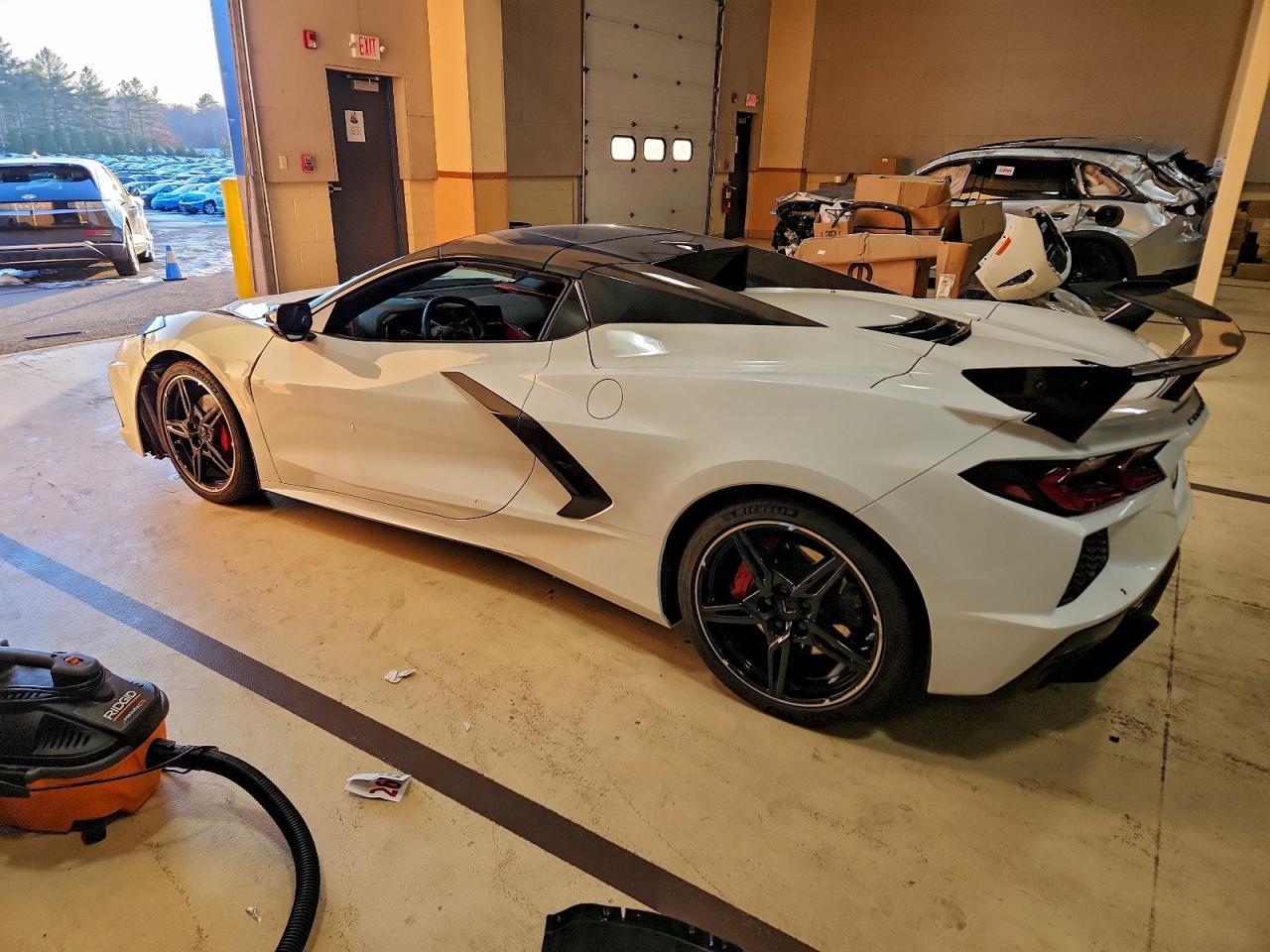 2025 Chevrolet Corvette Stingray 2Lt - Фото 2