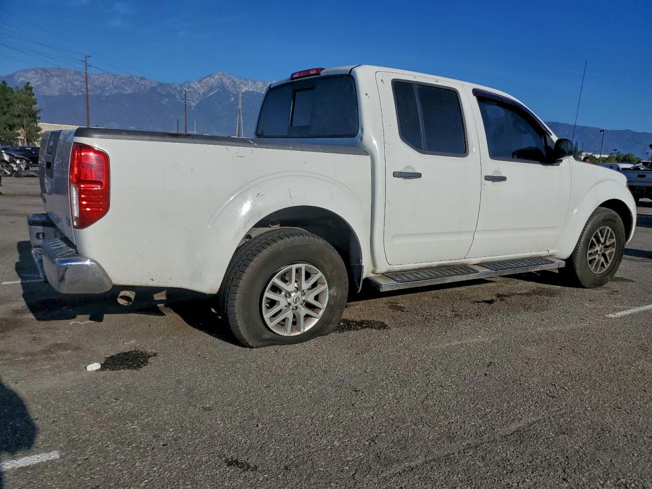 2018 Nissan Frontier S - Фото 3