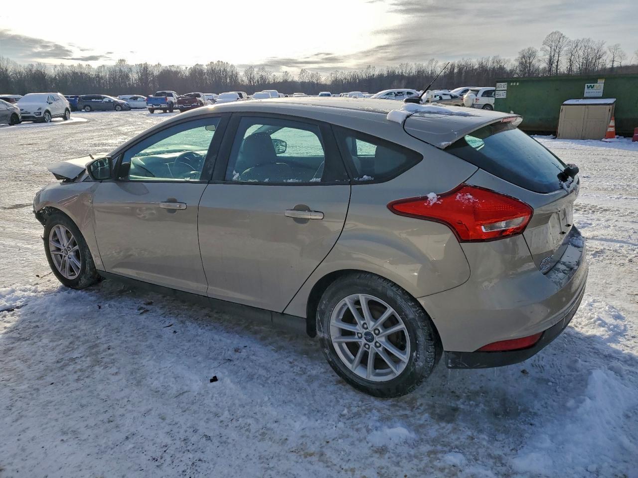 2016 Ford Focus Se - Image 2