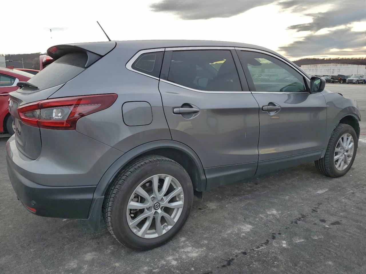 2022 Nissan Rogue Sport S - Фото 3