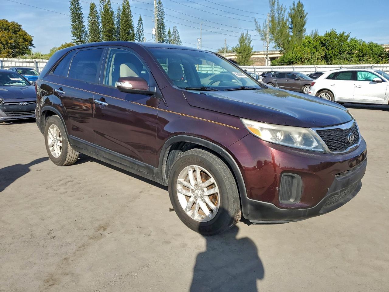 2014 Kia Sorento Lx - Image 4