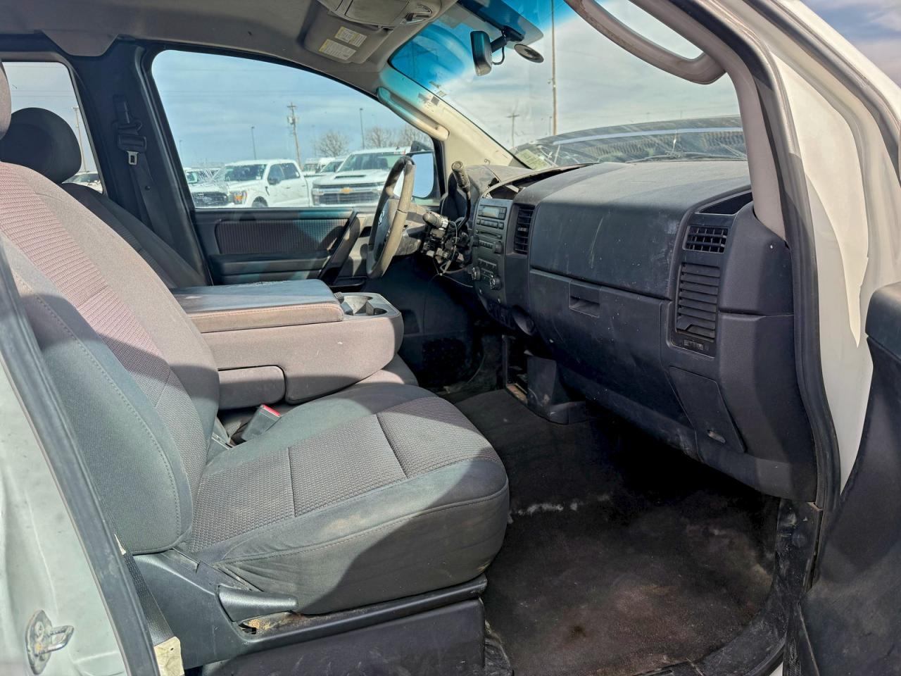 2008 Nissan Titan Xe - Image 5