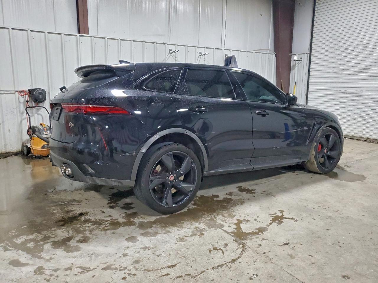 2021 Jaguar F-Pace Svr - Фото 3
