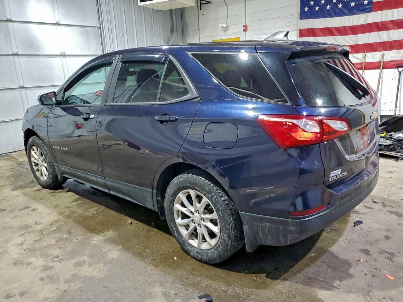 2020 Chevrolet Equinox Ls - Image 2