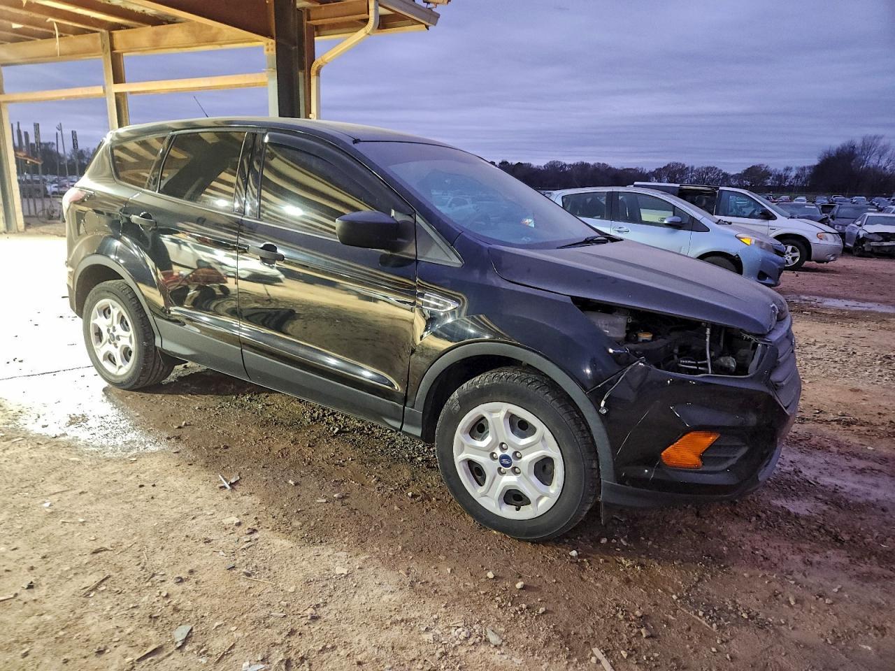 2017 Ford Escape S - Фото 4