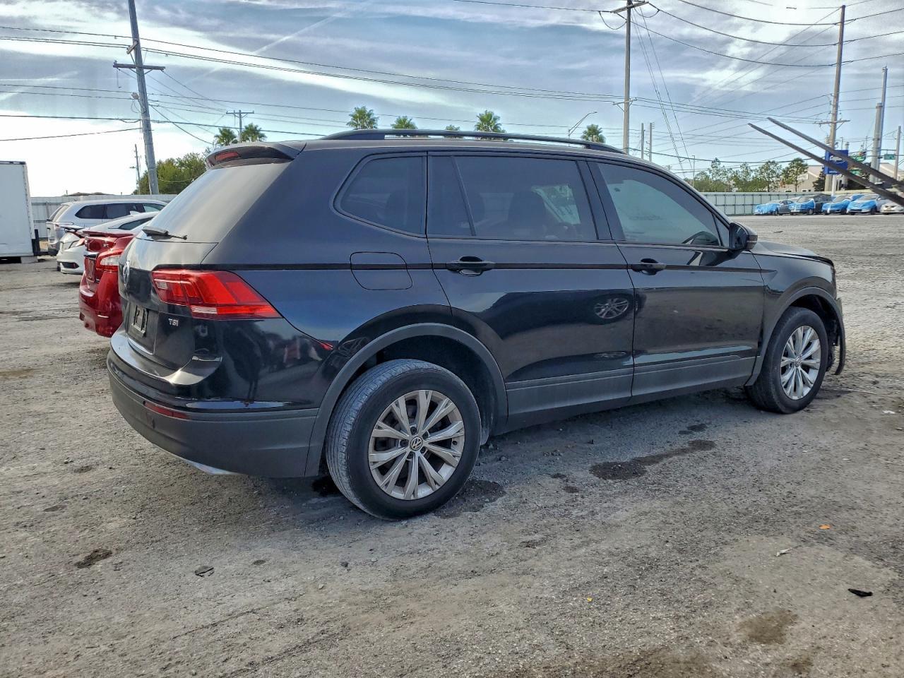 2018 Volkswagen Tiguan S - Image 3