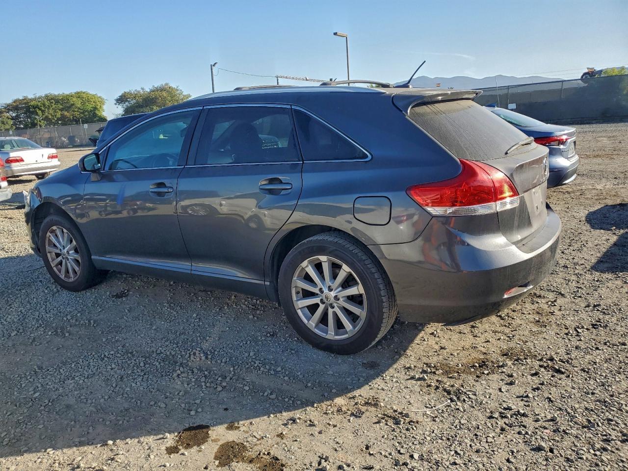 2009 Toyota Venza - Image 2