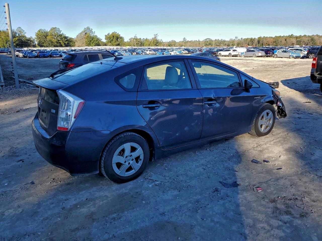 2010 Toyota Prius Iii - Image 3