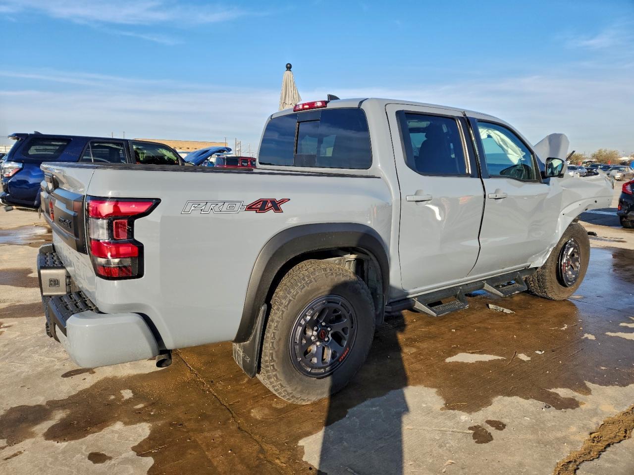 2025 Nissan Frontier S - Фото 3