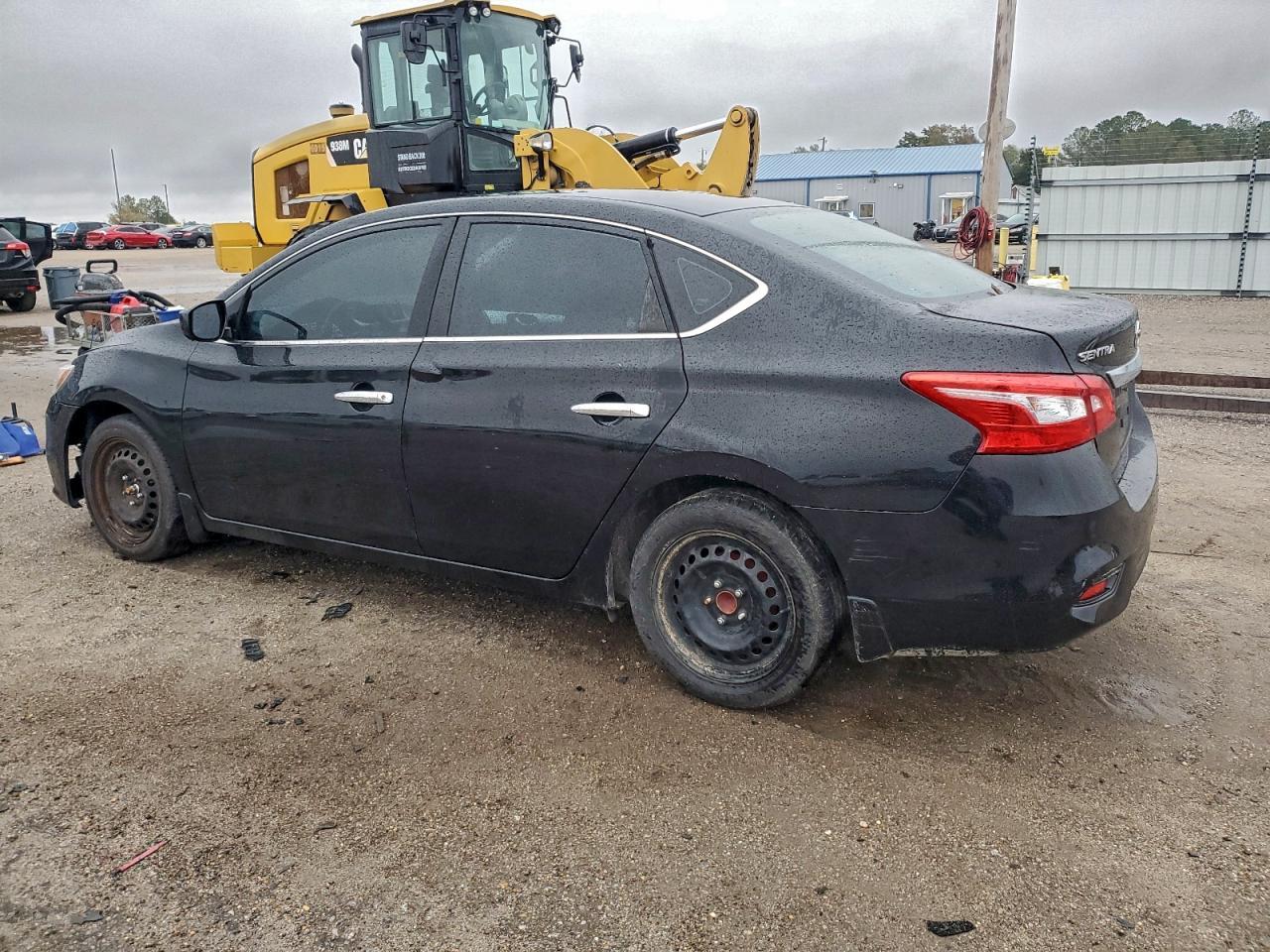 2017 Nissan Sentra S - Фото 2