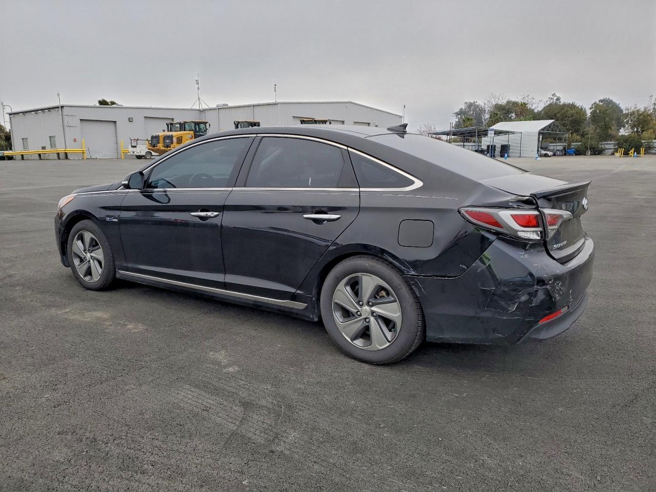 2016 Hyundai Sonata Hybrid - Image 2
